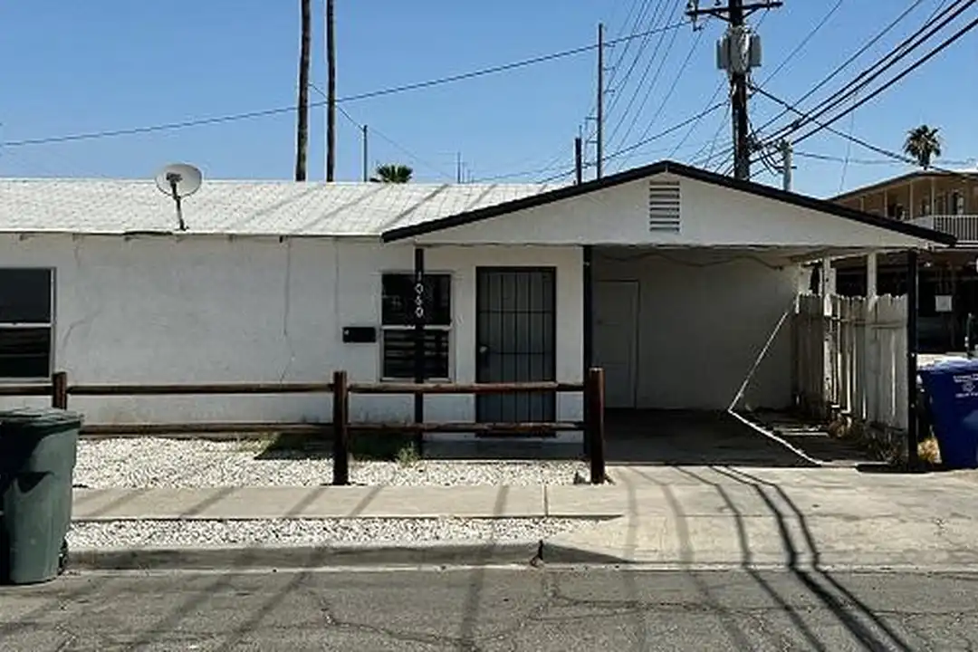 1070 W 11th St – photo 1