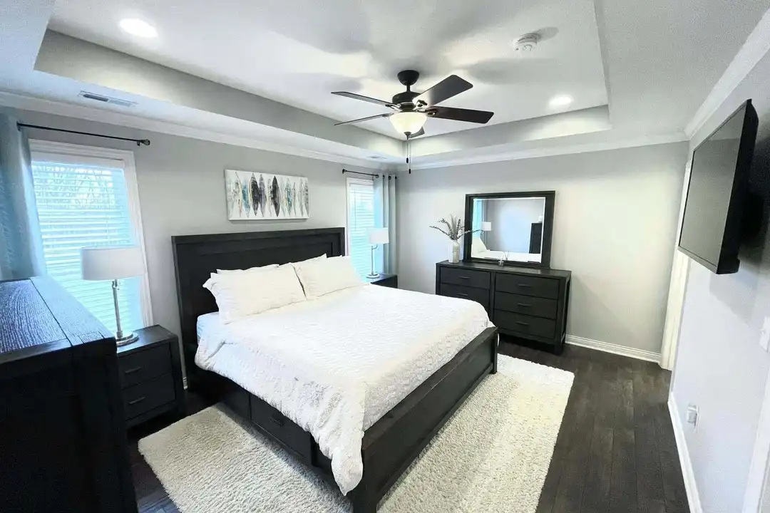 401 E Honey Ln - View 2