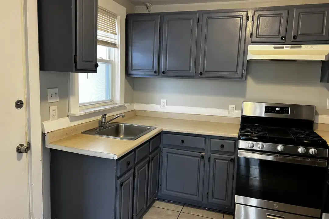 1221 9th Ave unit 3 – photo 1 of 9