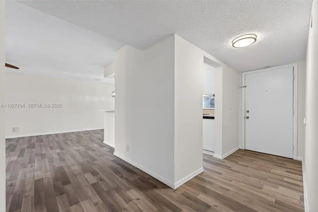 3100 Riverside Dr #305 - More
