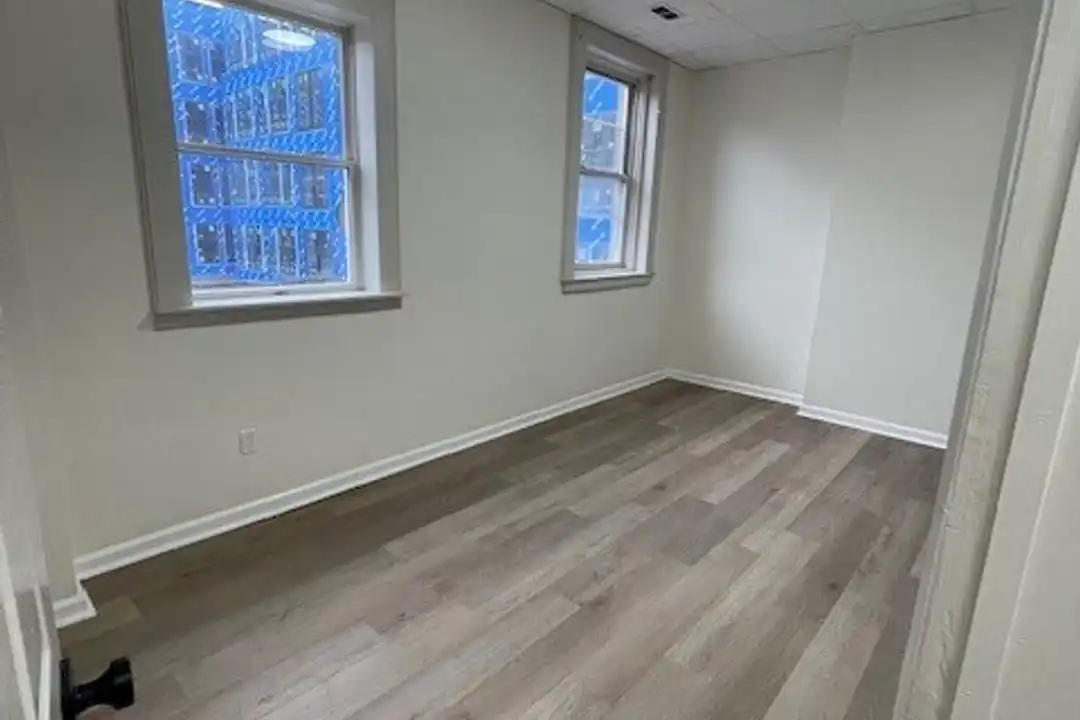 Apartment in Bound Brook - View 4