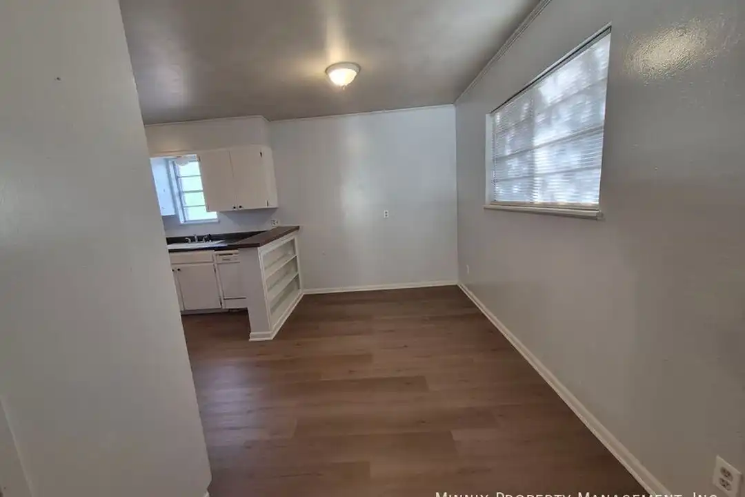 4226 SW 2nd Ave - More