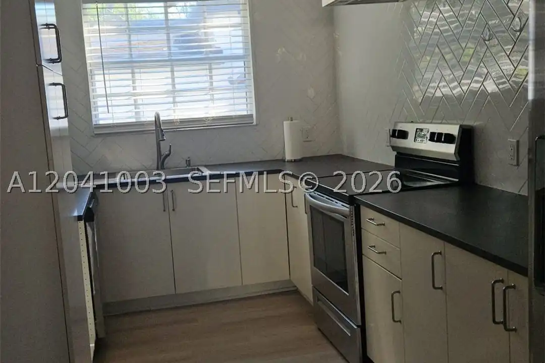 570 NW 97th St - View 4