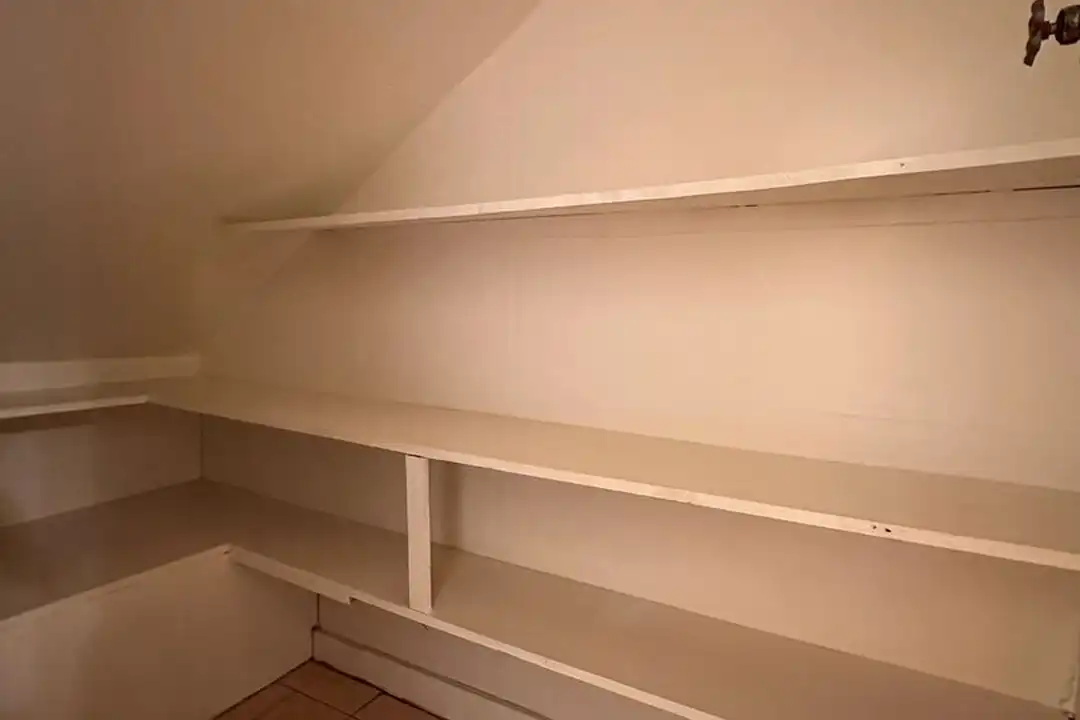 108 E Lee St - View 2