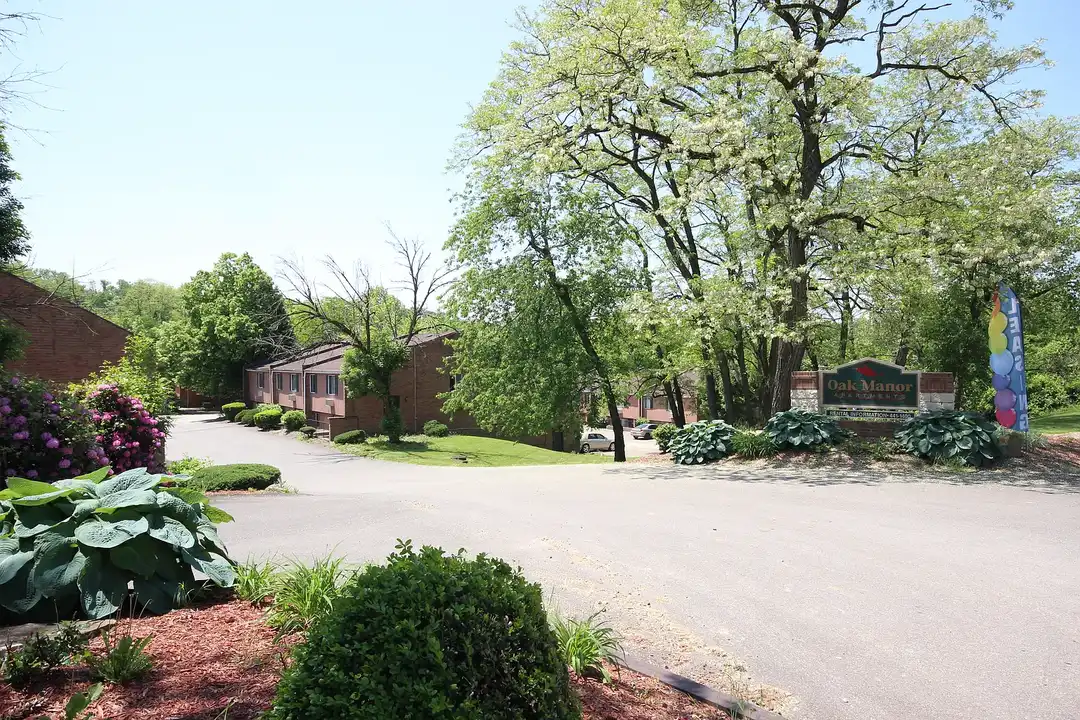 Oak Manor – photo 1 of 20