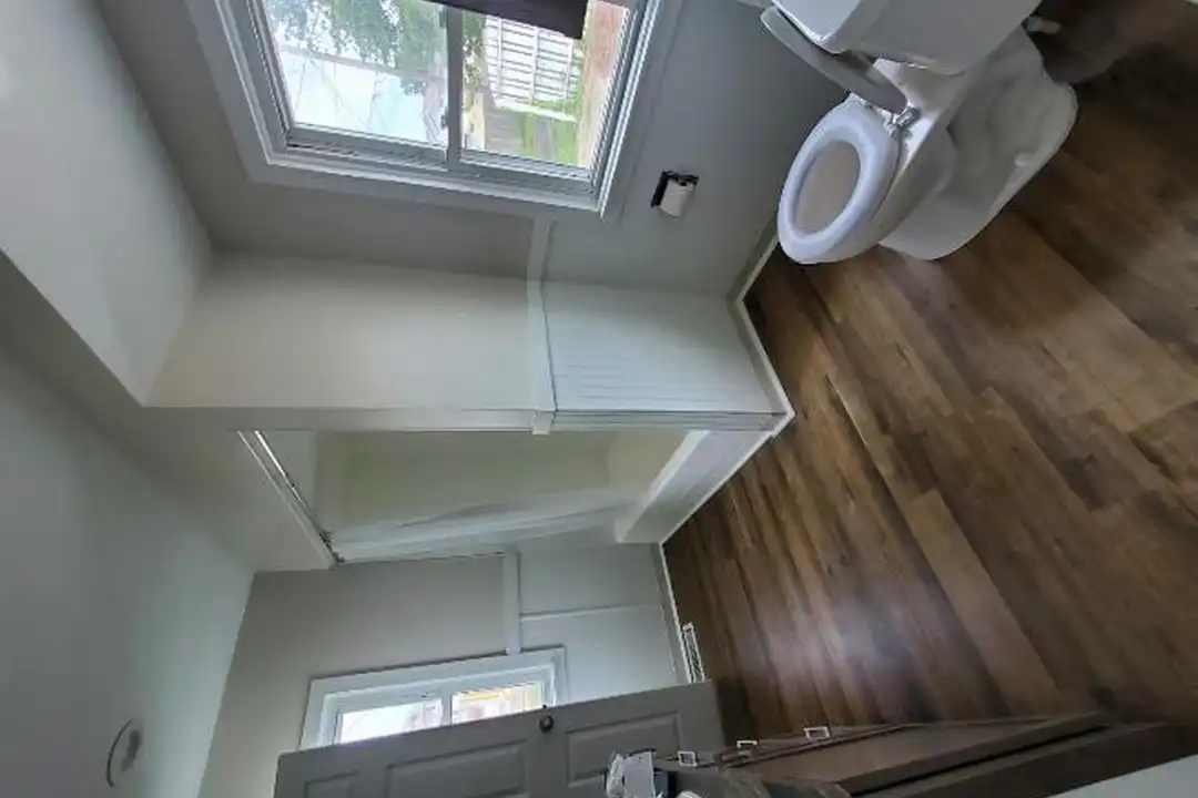 812 S West St - More