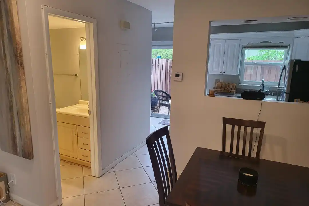 32 NE 20th Ct unit 4b - View 6