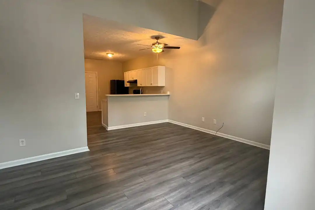 347 Leafmore Rd SW unit E - View 4