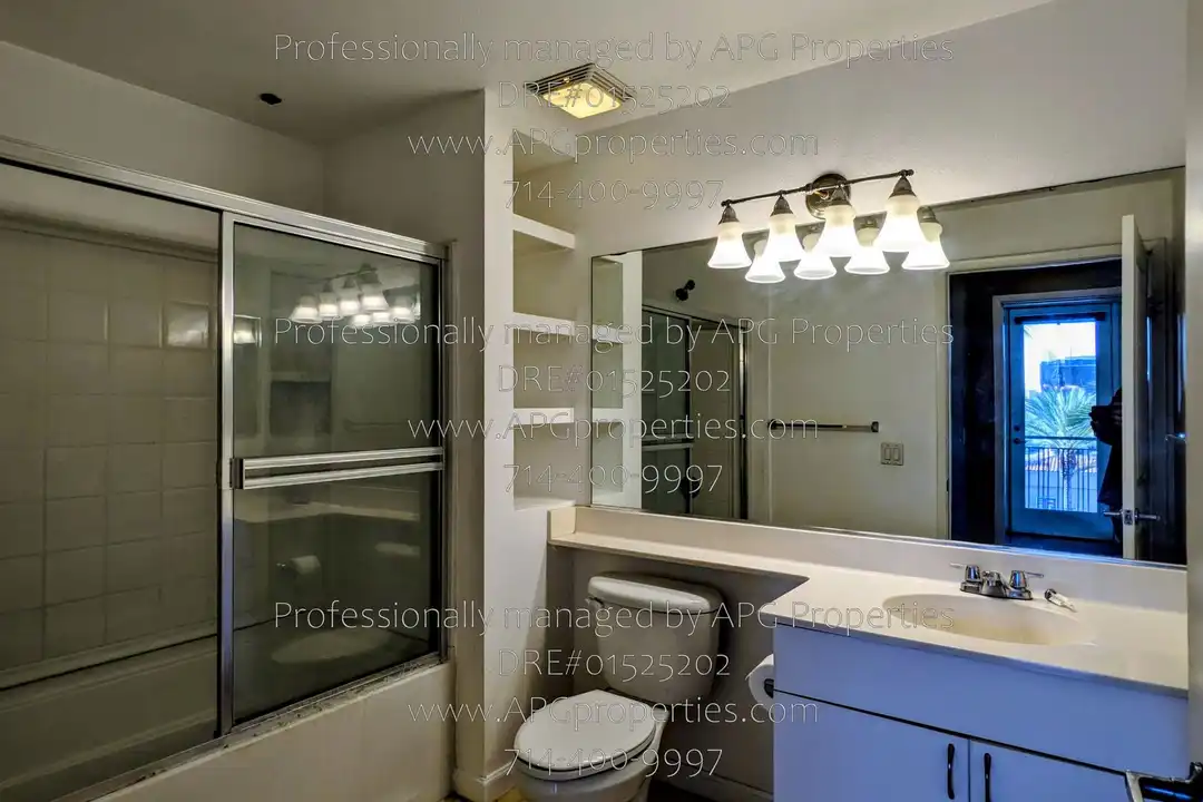 Apartment in Anaheim - More