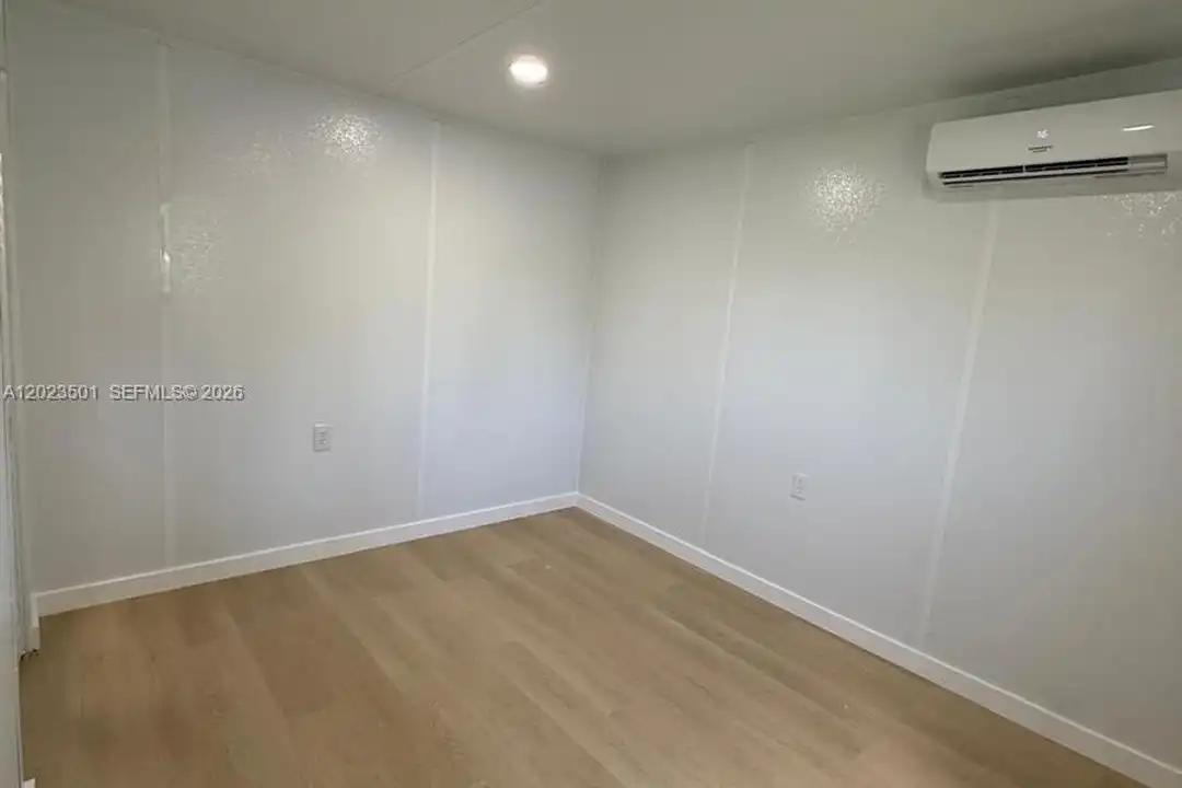 Apartment in Homestead - View 4