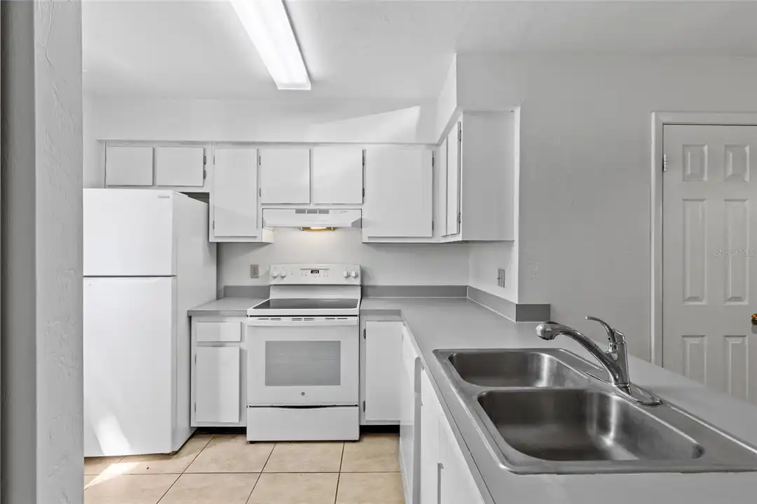 2219 SW 39th Way - View 6