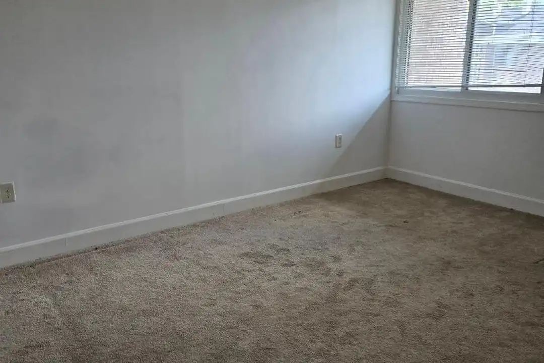 Apartment in Oxon Hill - View 5