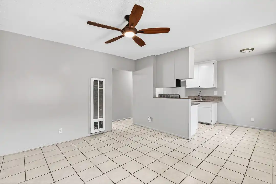 210 E 29th St unit 02 - View 2