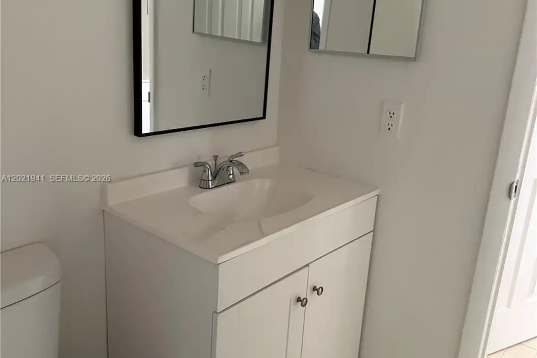 Apartment in Homestead - View 5