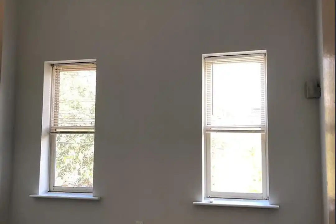 327 Point St - More