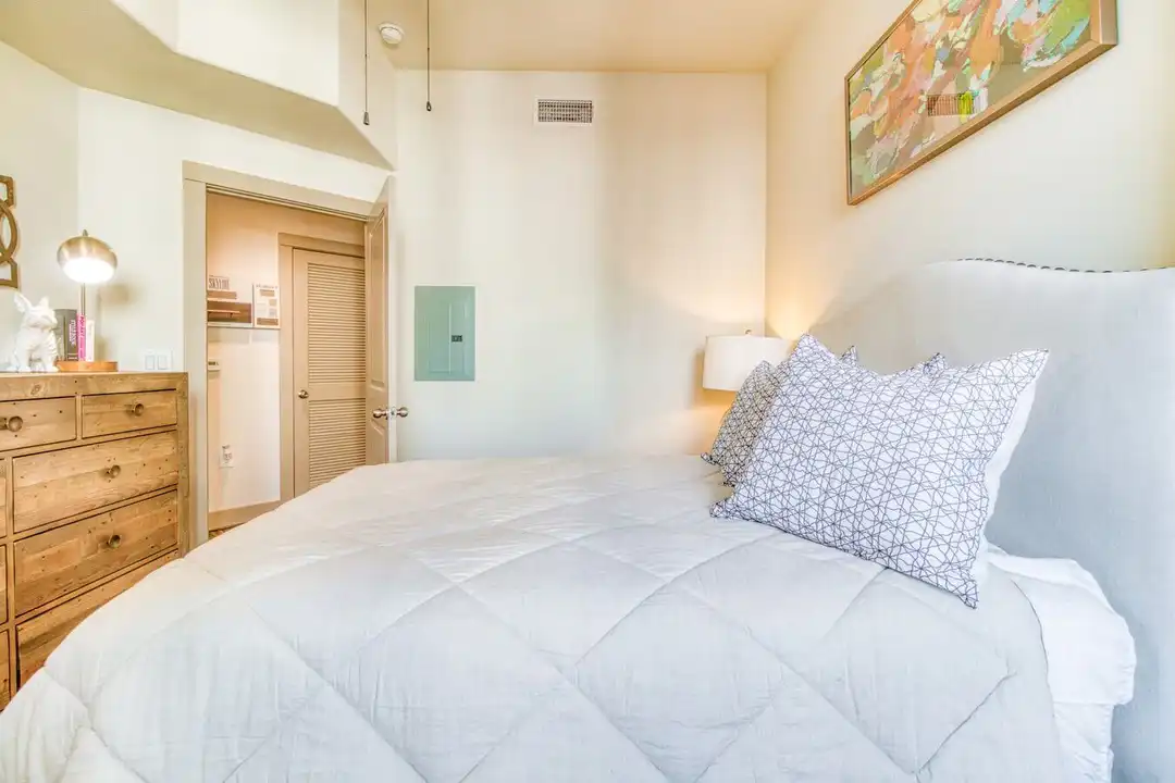 Apartment in Houston - More