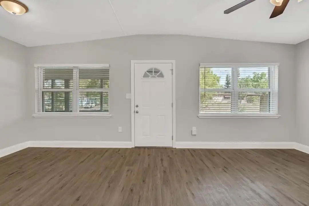 1853 Noble Rd – photo 1