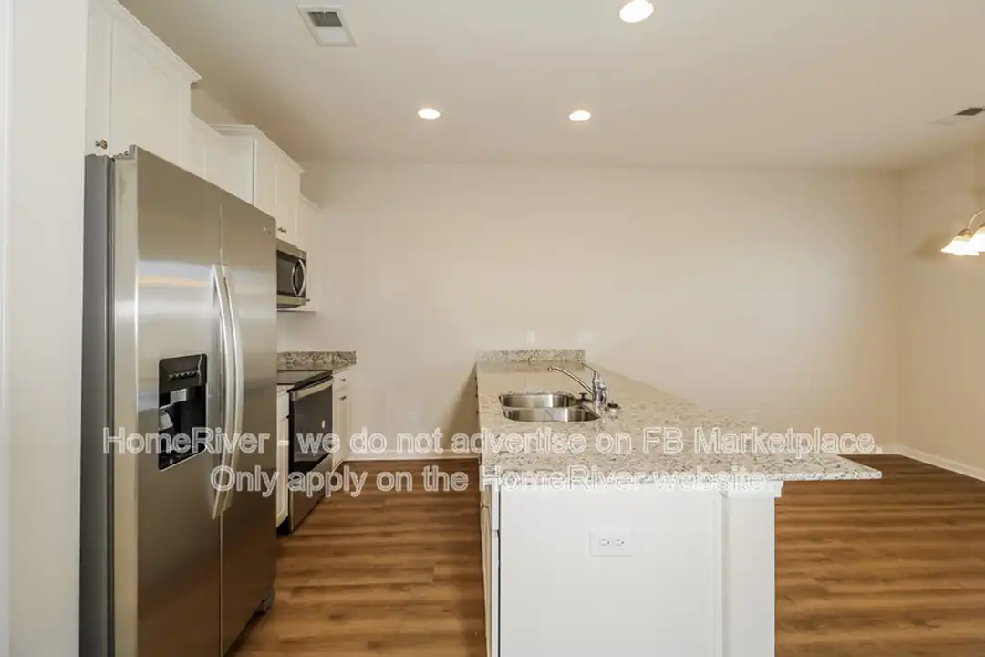 Apartment in Oswego - View 5