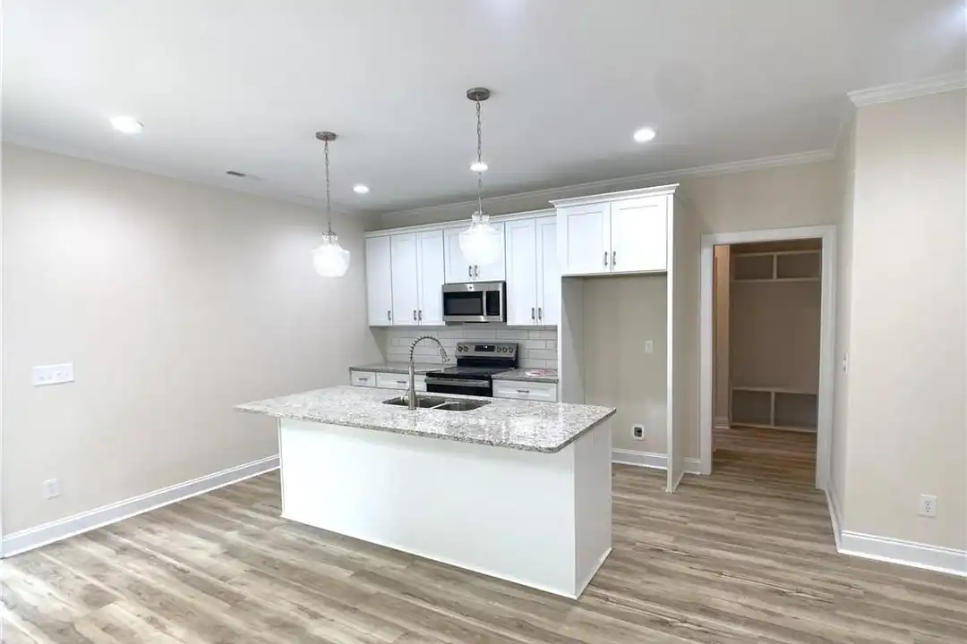 2421 Colgate Dr - View 4