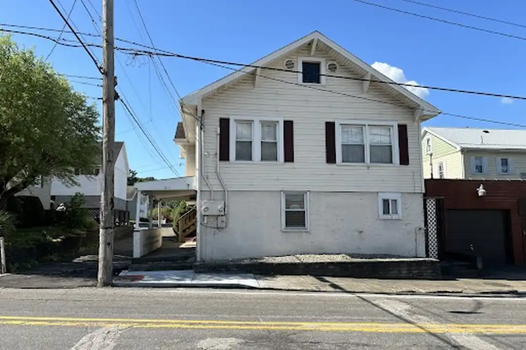 160 10th St unit (Bottom Apartment) – photo 1 of 13