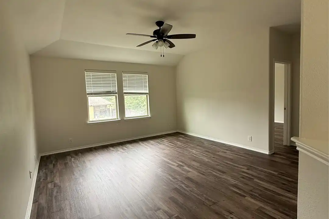 1500 Tranquility Ln - More