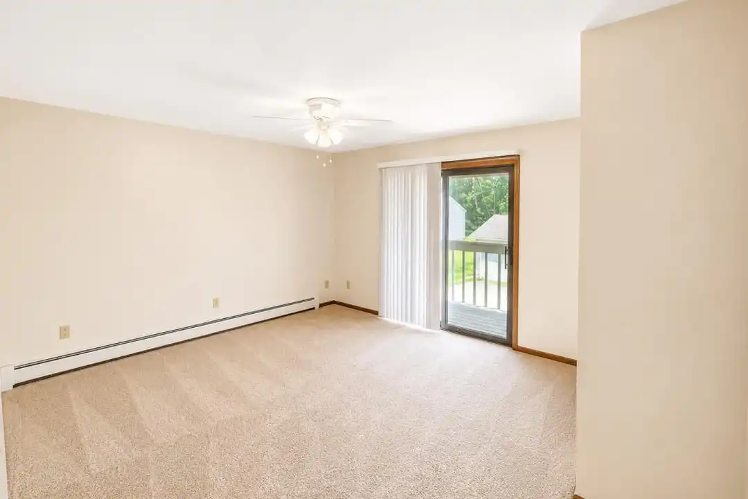 6402 St Andrews Dr unit 3 – photo 1 of 6