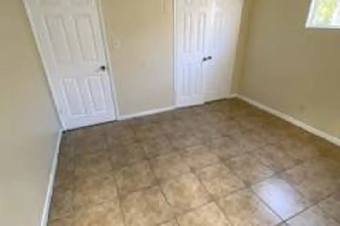 2613 W Imperial Hwy unit 3 - View 5