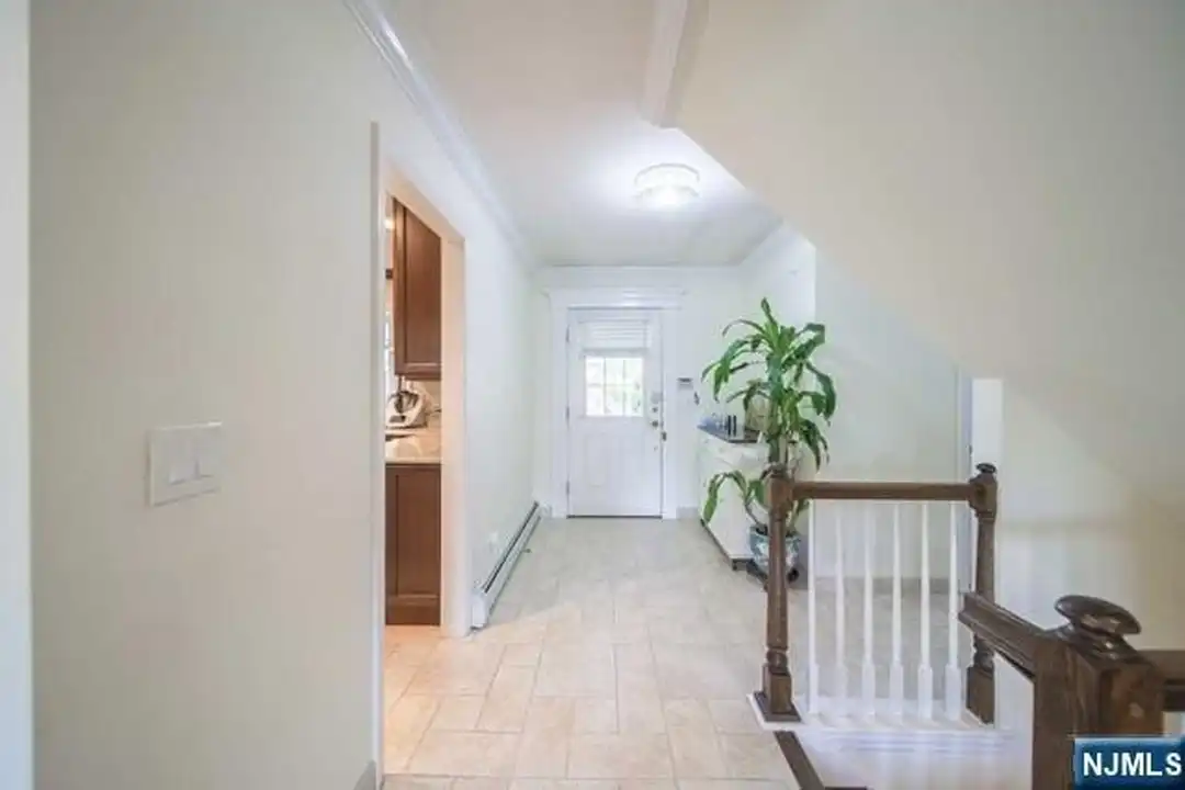 4 Mellon Ln - View 5