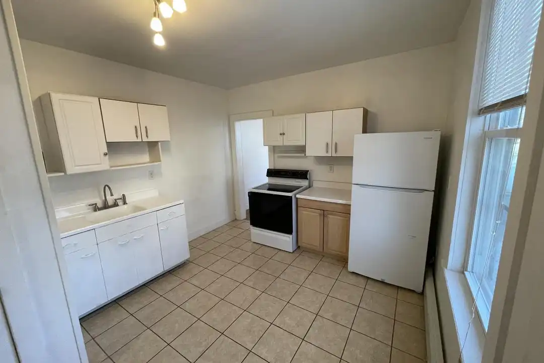 229 Wood St unit 2 - View 5