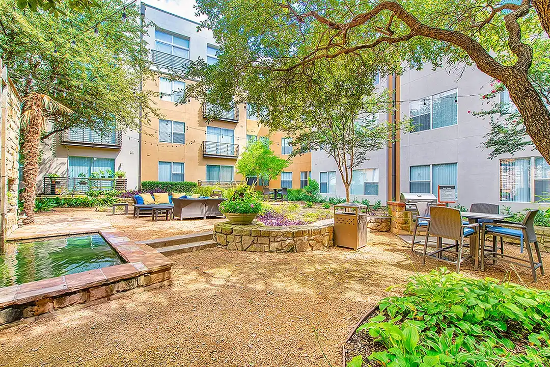 MAA Las Colinas - View 3