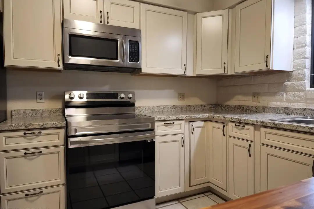 2351 W Placita Algodon - More