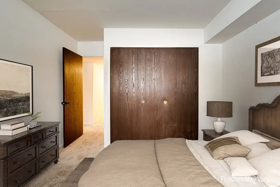 Laurel Woods Apartments - View 4