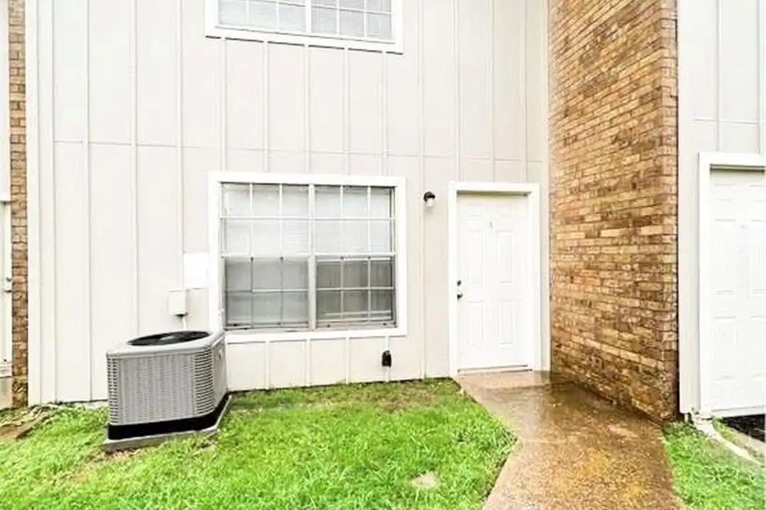 1910 Barak Ln #18 – photo 1