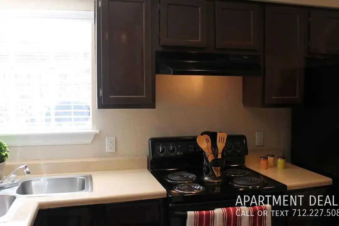 9994 Windmill Lakes Blvd unit # 817 – pohled 3