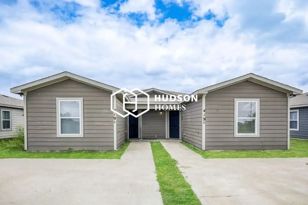 419 County Line Rd unit B – photo 1 of 14