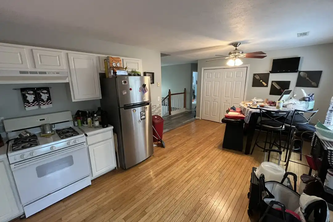 House in Lagrange - More