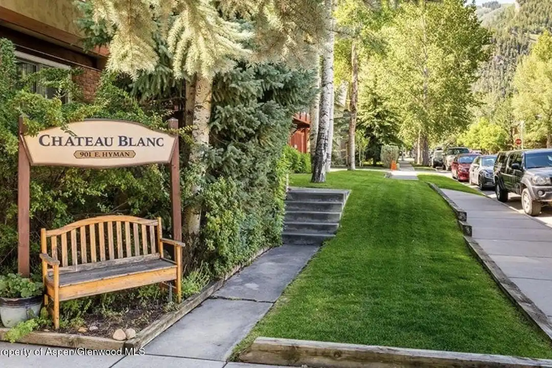 901 E Hyman Ave #13 - More
