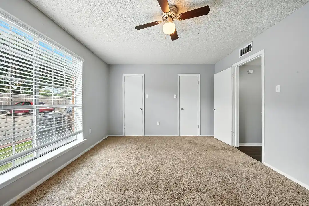 Goodwood Court at Mid-City – photo 1