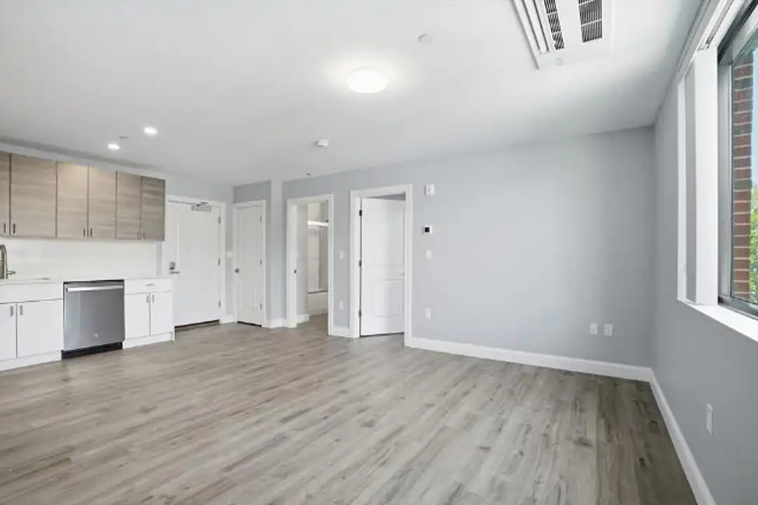 632 Centre St - View 3