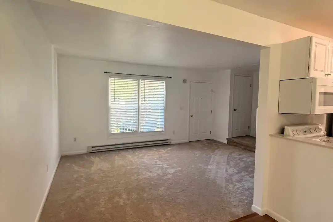 8 Birch Glen Dr unit B – photo 1
