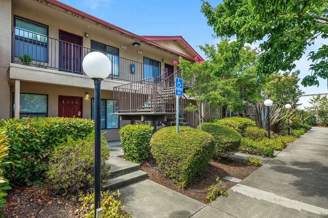 Apartment in Rohnert Park - View 5