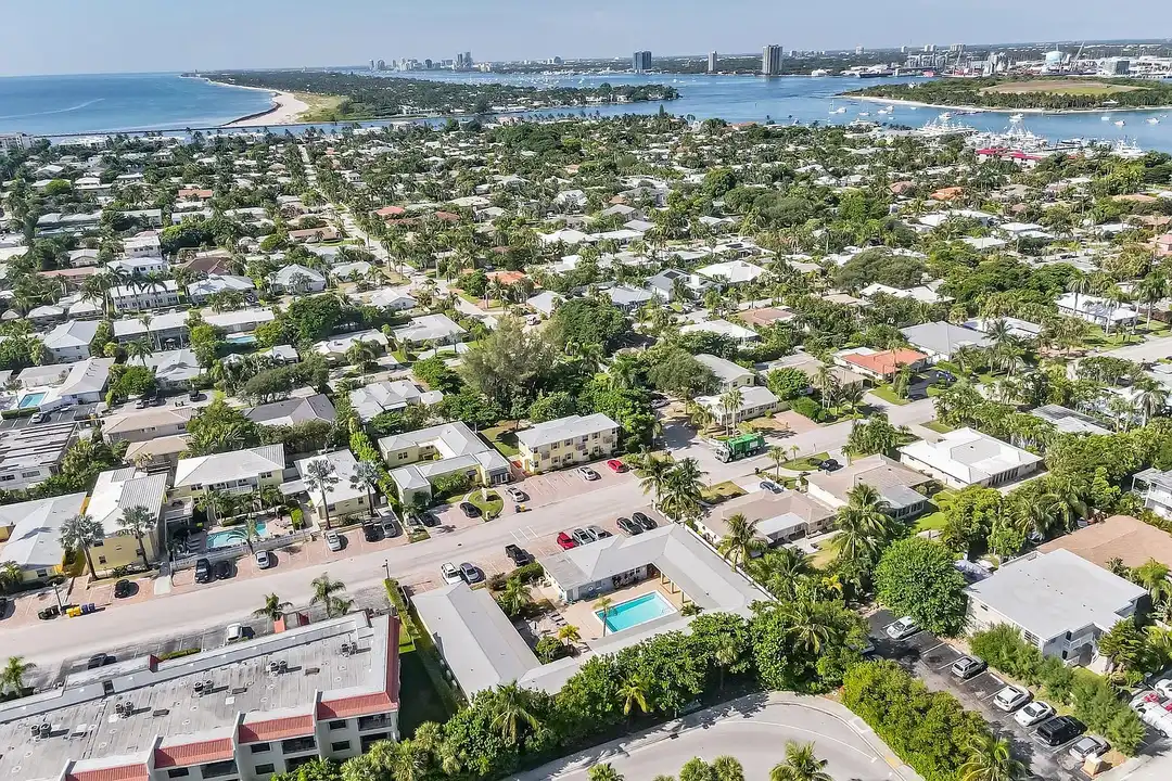 Seascape Apartments – photo 1