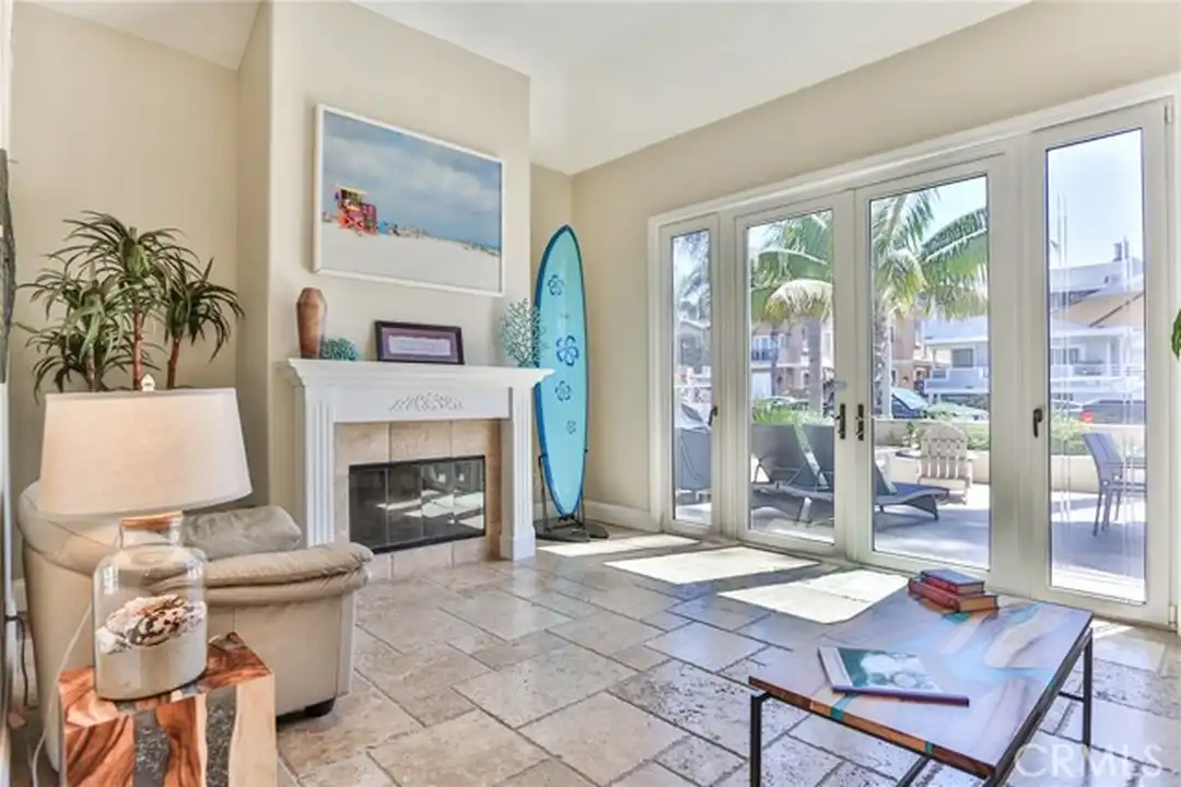 House in Huntington Beach - View 4