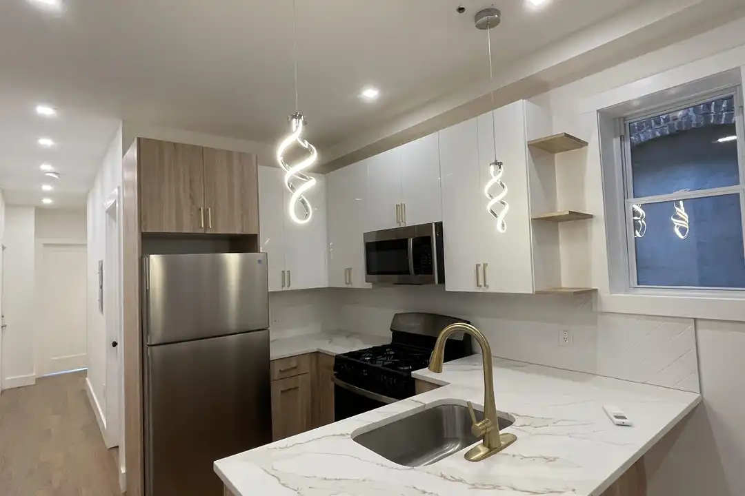 232 Van Horne St unit 4 - View 4