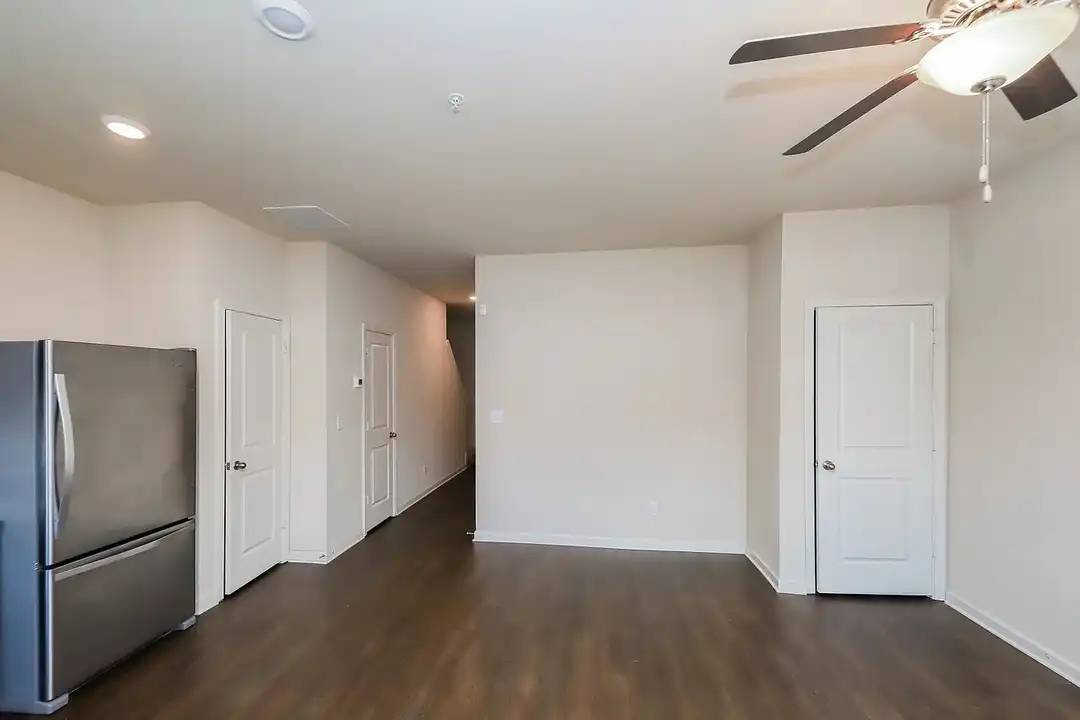 706 Highwood Ln - View 5