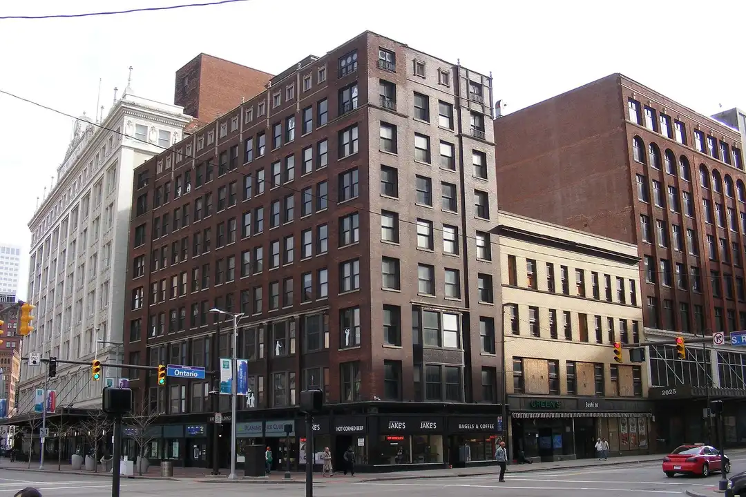 3904 W 37th St, Cleveland – photo 1