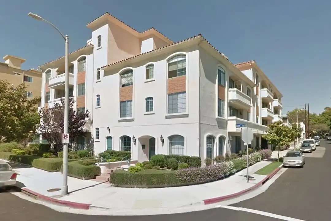 1430 Colby Ave - View 4