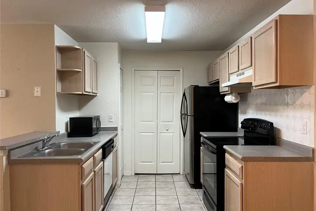 8915 Latrec Ave #2201 – pohled 3