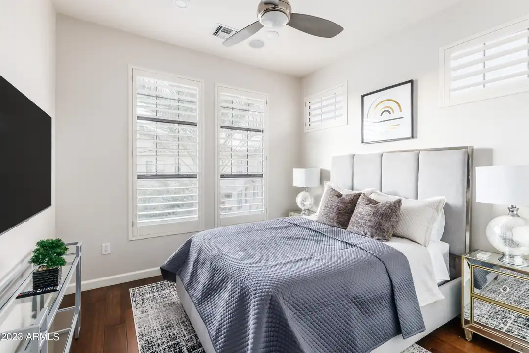 Apartment in Paradise Valley - View 4