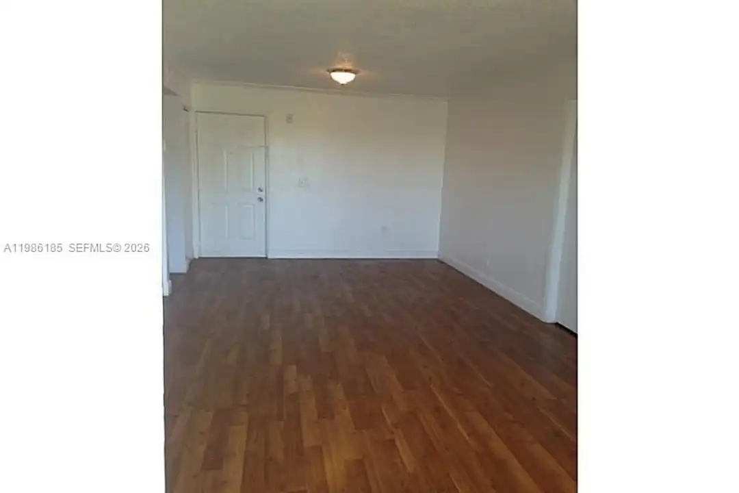 Apartment in Cutler Bay - View 2